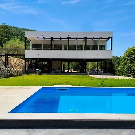 The Architect's Retreat - Petrillo Villa