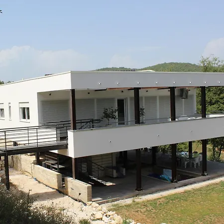 The Architect's Retreat - Petrillo