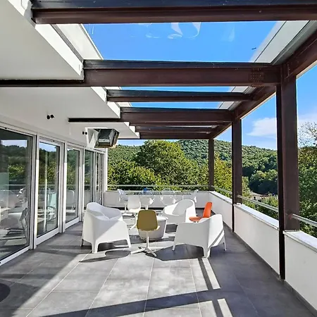 The Architect's Retreat - Petrillo