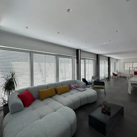 The Architect's Retreat - Petrillo Villa